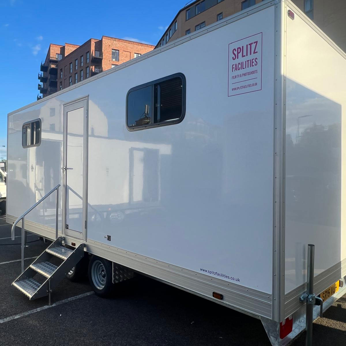 Splitz Facilities | Makeup and Costume Vehicles | 5 Seat Hair Makeup Trailer